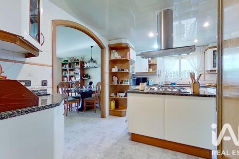 5 bedrooms house for sale in El Vendrell, Tarragona, Catalonia, Spain № 9137 - photo 15