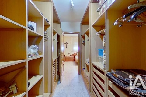 5 bedrooms house for sale in El Vendrell, Tarragona, Catalonia, Spain № 9137 - photo 8
