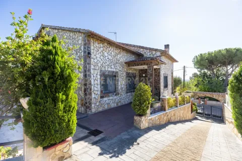 4 bedrooms house for sale in Fogars de la Selva, Barcelona, Catalonia, Spain № 9177 - photo 18