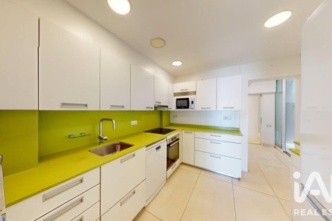 3 bedrooms apartment for sale in Sant Pol de Mar, Barcelona, Catalonia, Spain № 9189 - photo 4