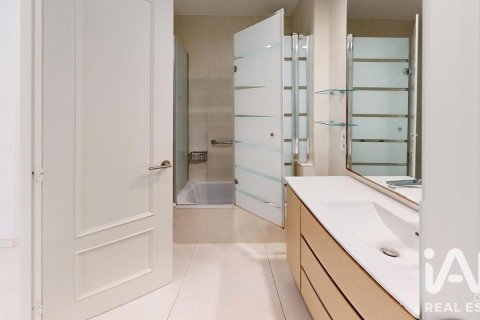 3 bedrooms apartment for sale in Sant Pol de Mar, Barcelona, Catalonia, Spain № 9189 - photo 16