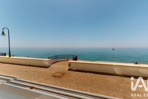3 bedrooms apartment for sale in Sant Pol de Mar, Barcelona, Catalonia, Spain № 9189 - photo 2