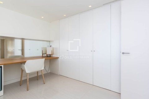 Снять в аренду виллу в Кастельдефельс, Испания с 6 спален, 400м², № 9272 - фото 23
