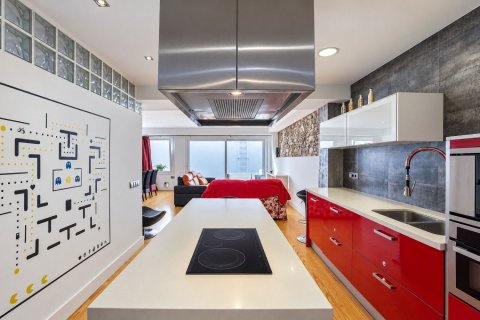 Купить квартиру в Барселона, Испания с 4 спальни, 140м², № 9046 - фото 2