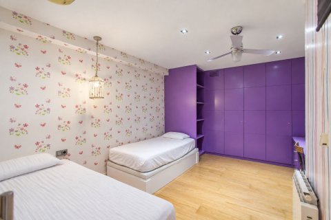Купить квартиру в Барселона, Испания с 4 спальни, 140м², № 9046 - фото 18