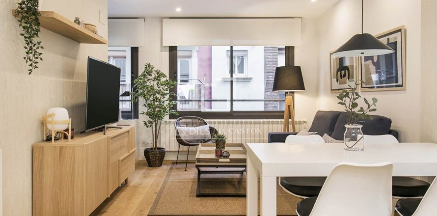 1 bedroom apartment for sale in Barcelona, Catalonia, Spain № 9053