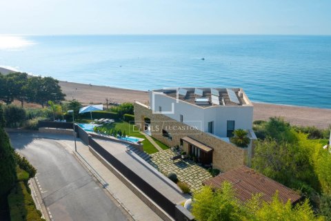 4 bedrooms villa for sale in Sant Pol de Mar, Barcelona, Catalonia, Spain № 9057 - photo 2