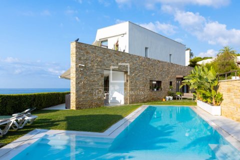 4 bedrooms villa for sale in Sant Pol de Mar, Barcelona, Catalonia, Spain № 9057