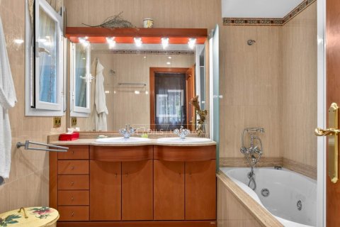 Купить виллу в Кабрильс, Испания с 4 спальни, 419м², № 9212 - фото 13