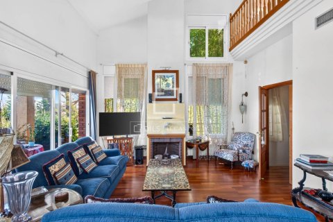 Купить виллу в Кабрильс, Испания с 4 спальни, 419м², № 9212 - фото 4