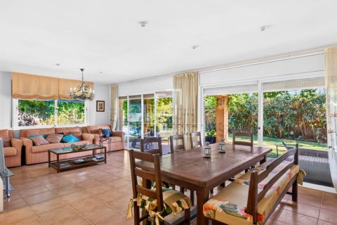 Купить виллу в Кабрильс, Испания с 4 спальни, 419м², № 9212 - фото 18