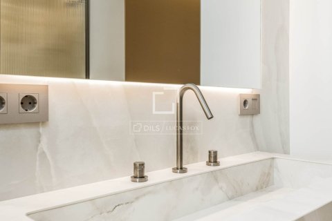 Купить квартиру в Барселона, Испания с 3 спальни, 127м², № 9254 - фото 24