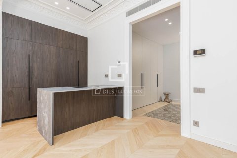 Купить квартиру в Барселона, Испания с 3 спальни, 127м², № 9254 - фото 6