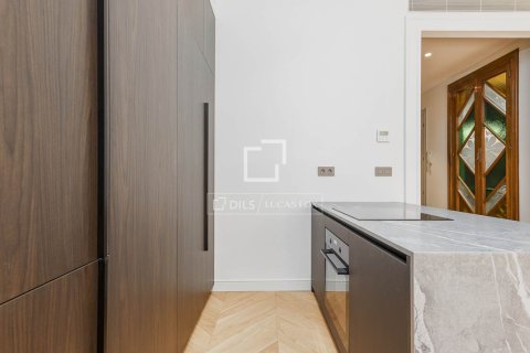 Купить квартиру в Барселона, Испания с 3 спальни, 127м², № 9254 - фото 7