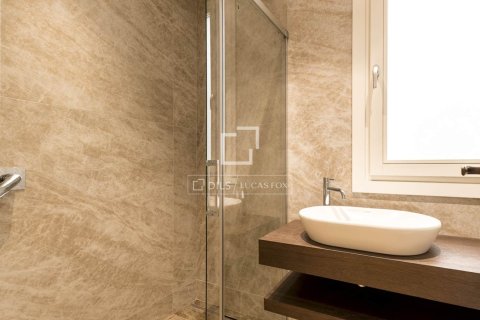 Купить квартиру в Барселона, Испания с 3 спальни, 127м², № 9254 - фото 12