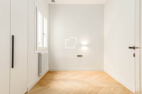 Купить квартиру в Барселона, Испания с 3 спальни, 127м², № 9254 - фото 15