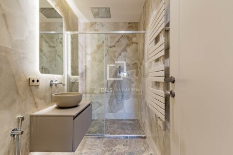Купить квартиру в Барселона, Испания с 3 спальни, 127м², № 9254 - фото 28
