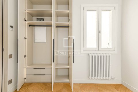 Купить квартиру в Барселона, Испания с 3 спальни, 127м², № 9254 - фото 17