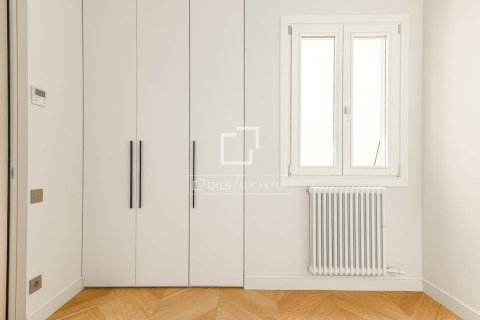 Купить квартиру в Барселона, Испания с 3 спальни, 127м², № 9254 - фото 16