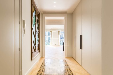 Купить квартиру в Барселона, Испания с 3 спальни, 127м², № 9254 - фото 13