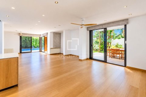 5 bedrooms villa for sale in Sitges, Barcelona, Catalonia, Spain № 9163 - photo 3