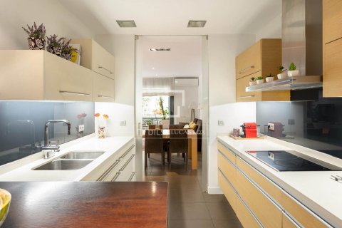 4 bedrooms villa for sale in Barcelona, Catalonia, Spain № 9105 - photo 18