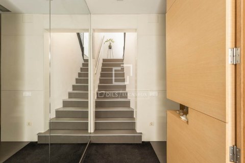 4 bedrooms villa for sale in Barcelona, Catalonia, Spain № 9105 - photo 25