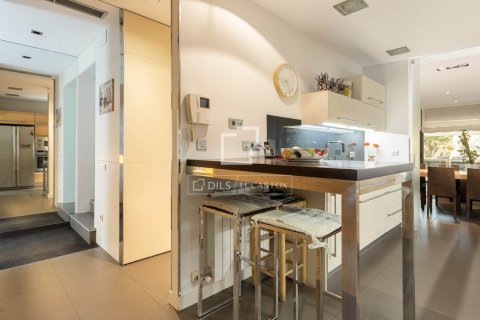 4 bedrooms villa for sale in Barcelona, Catalonia, Spain № 9105 - photo 19
