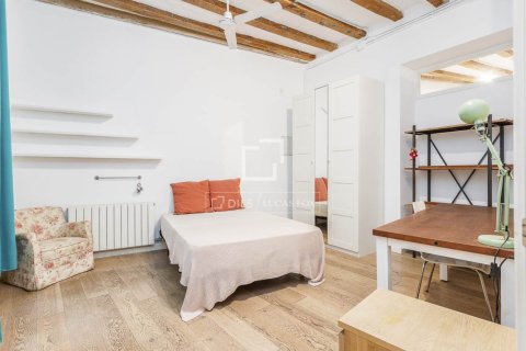 Apartamento de 4 dormitorios en venta en Barcelona, Cataluña, Spain № 9215 - foto 28