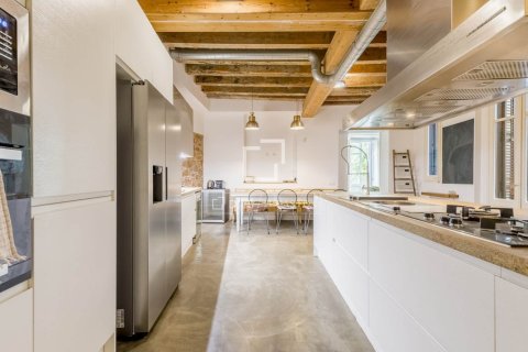 Apartamento de 4 dormitorios en venta en Barcelona, Cataluña, Spain № 9215 - foto 17