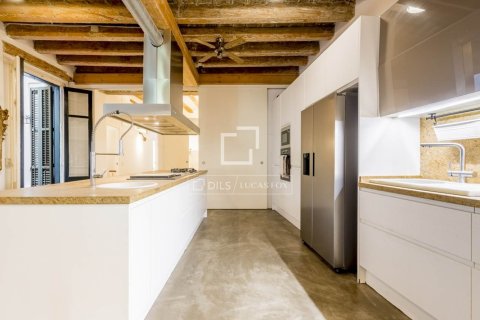 Apartamento de 4 dormitorios en venta en Barcelona, Cataluña, Spain № 9215 - foto 18