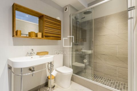 Apartamento de 4 dormitorios en venta en Barcelona, Cataluña, Spain № 9215 - foto 11
