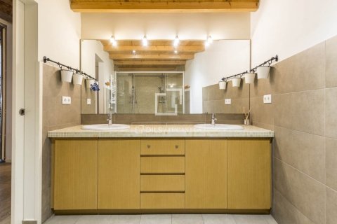 Apartamento de 4 dormitorios en venta en Barcelona, Cataluña, Spain № 9215 - foto 23