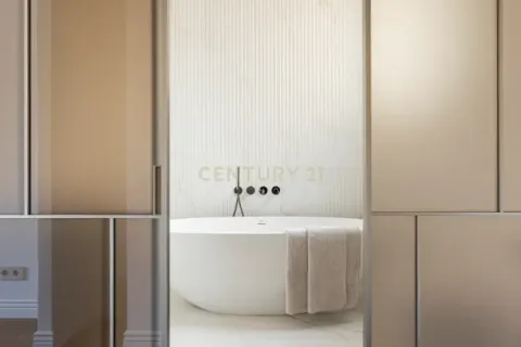 4 bedrooms apartment for sale in Barcelona, Catalonia, Spain № 9232 - photo 23