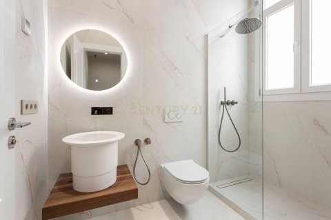 4 bedrooms apartment for sale in Barcelona, Catalonia, Spain № 9232 - photo 20