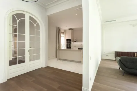 4 bedrooms apartment for sale in Barcelona, Catalonia, Spain № 9232 - photo 3