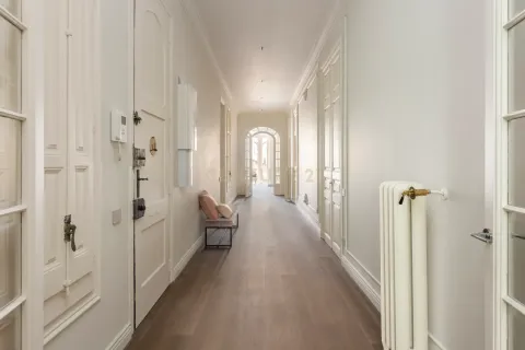 4 bedrooms apartment for sale in Barcelona, Catalonia, Spain № 9232 - photo 10