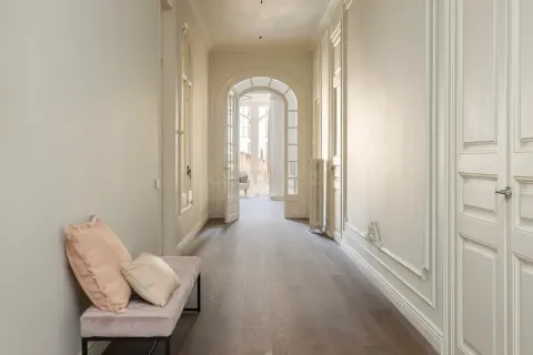 4 bedrooms apartment for sale in Barcelona, Catalonia, Spain № 9232 - photo 11