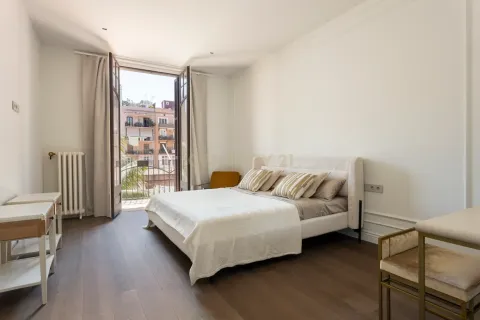 4 bedrooms apartment for sale in Barcelona, Catalonia, Spain № 9232 - photo 16