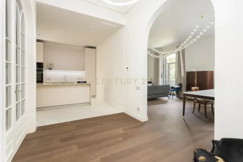 4 bedrooms apartment for sale in Barcelona, Catalonia, Spain № 9232 - photo 4