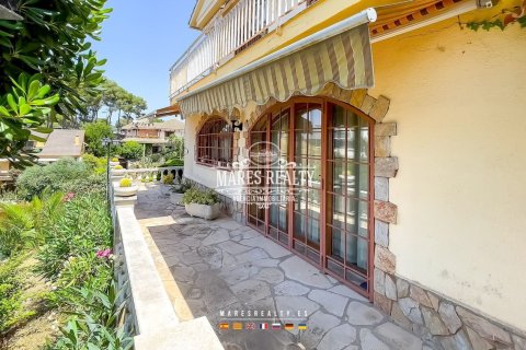5 bedrooms villa for sale in Lloret de Mar, Girona, Catalonia, Spain № 1017 - photo 4