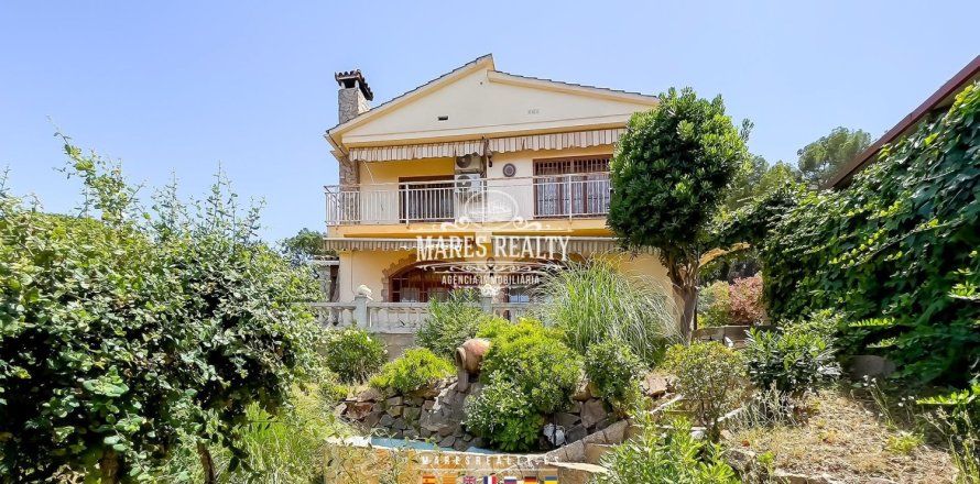 5 bedrooms villa for sale in Lloret de Mar, Girona, Catalonia, Spain № 1017