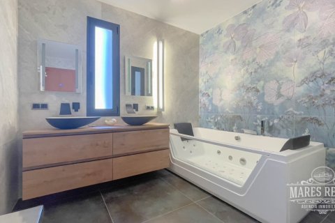 7 bedrooms villa for sale in Blanes, Girona, Catalonia, Spain № 977 - photo 15