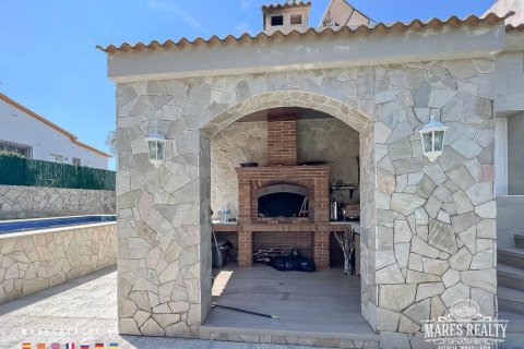 4 bedrooms villa for sale in Condado del Jaruco, Girona, Catalonia, Spain № 979 - photo 3