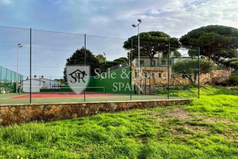 Сasa de 10 dormitorios en venta en Sant Feliu de Guíxols, Gerona, Cataluña, Spain № 6767 - foto 4