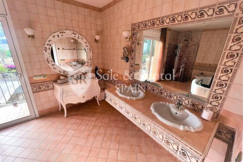 Сasa de 10 dormitorios en venta en Sant Feliu de Guíxols, Gerona, Cataluña, Spain № 6767 - foto 12