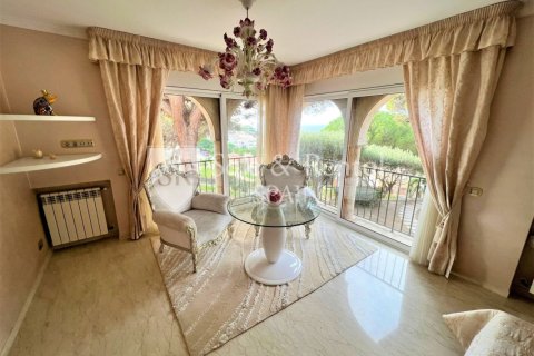 Сasa de 10 dormitorios en venta en Sant Feliu de Guíxols, Gerona, Cataluña, Spain № 6767 - foto 16