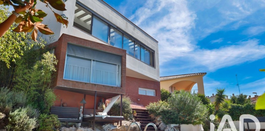 Сasa de 6 dormitorios en venta en Sitges, Barcelona, Cataluña, Spain № 9186