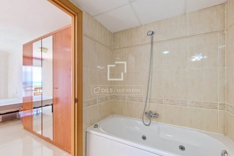Apartamento de 3 dormitorios en venta en Cubelles, Barcelona, Cataluña, Spain № 9196 - foto 26