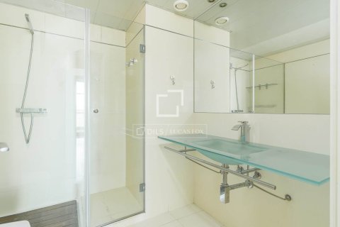 Купить квартиру в Барселона, Испания с 4 спальни, 130м², № 9252 - фото 28